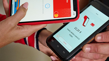Pago contacless con tarjeta en Terminal Tap on phone