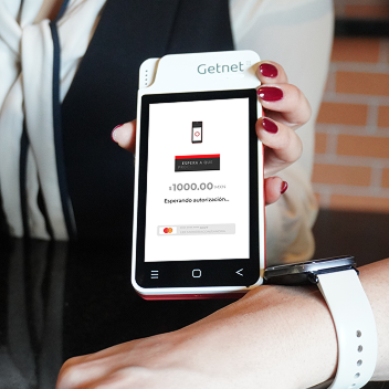 TPV Getnet aproximando a un smartwatch